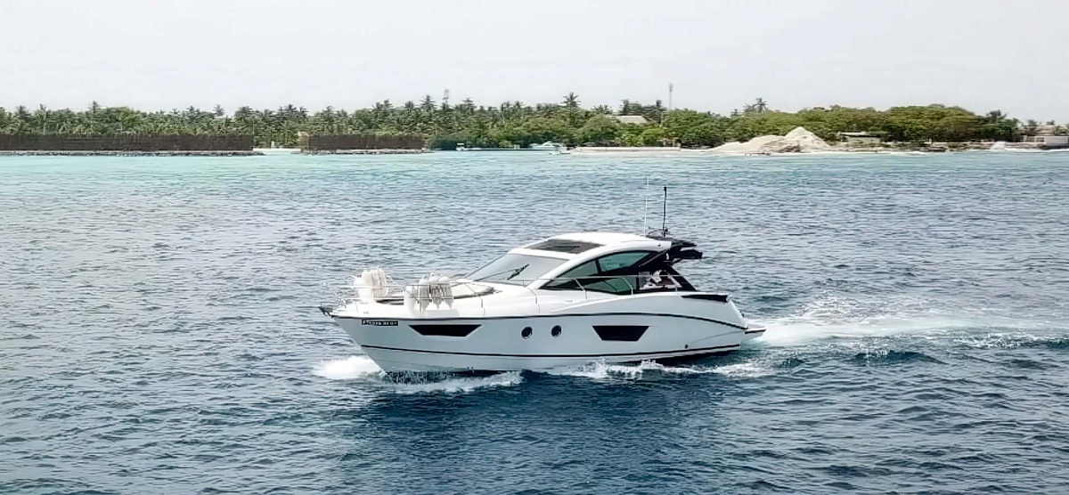 Аренда яхты Beneteau Gran Turismo 40 на Мальдивах